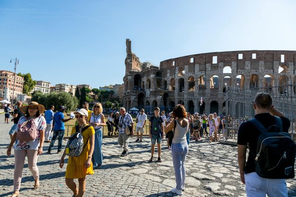 Unveil enduring journeys: the ultimate cruise guide to britain's captivating archaeological marvels and historical treasures